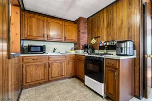 8 Somers Pl, South Bound Brook Boro, NJ 08880 - Photo 8