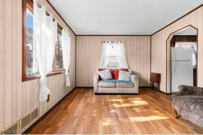 8 Somers Pl, South Bound Brook Boro, NJ 08880 - Photo 6