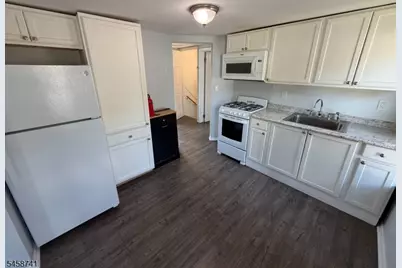 18 S 5th Ave, Manville, NJ 08835 - Photo 4