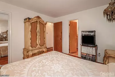 3 Sarno St, Woodbridge Township, NJ 07067 - Photo 16