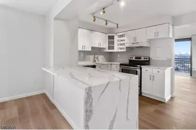 1633 Harmon Cove Tower, Secaucus, NJ 07094 - Photo 4