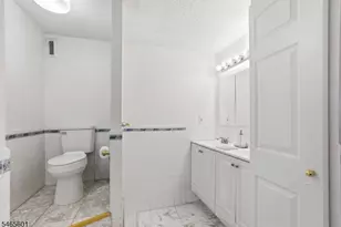 1633 Harmon Cove Tower, Secaucus, NJ 07094 - Photo 24