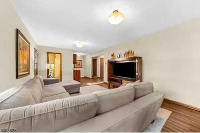 11 Oakland Ter, Fairfield, NJ 07004 - Photo 16