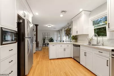 230 River Rd, Raritan Township, NJ 08822 - Photo 6