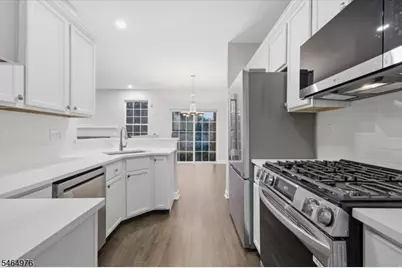 26 Gordon Cir, Parsippany, NJ 07054 - Photo 8