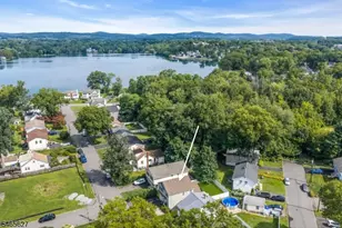 42 Deerfield Rd, Parsippany, NJ 07054 - Photo 6