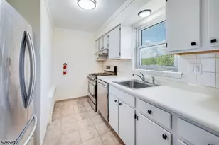 14 Wedgewood Dr, Verona, NJ 07044 - Photo 1