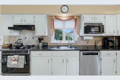 112 Jefferson Pl, Totowa, NJ 07512 - Photo 10