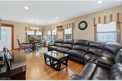 112 Jefferson Pl, Totowa, NJ 07512 - Photo 6
