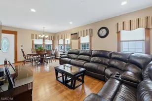 112 Jefferson Pl, Totowa, NJ 07512 - Photo 6