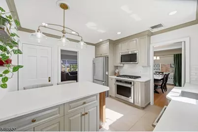 2766 Larchmont Rd, Union Township, NJ 07083 - Photo 8