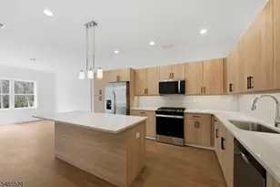 22 Remington Ct, Howell Township, NJ 07727 - Photo 2