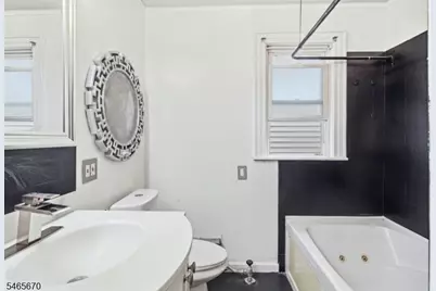 281 Smith St, Newark, NJ 07106 - Photo 16