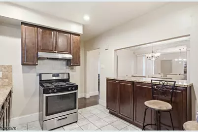 281 Smith St, Newark, NJ 07106 - Photo 8