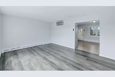 107 Crosby Ave, Totowa, NJ 07512 - Photo 4