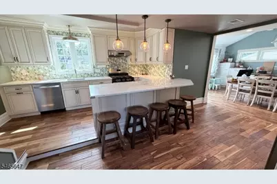 92 Bradford Ave, Little Falls Township, NJ 07424 - Photo 4