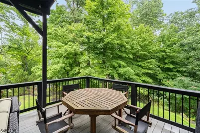 25 Oakwood Dr, New Providence, NJ 07974 - Photo 10