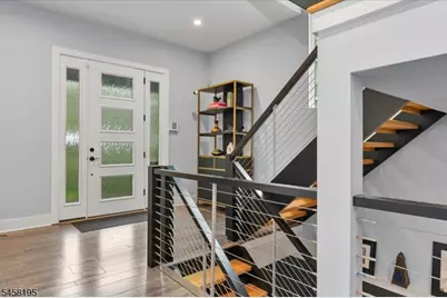 25 Oakwood Dr, New Providence, NJ 07974 - Photo 2