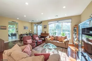 1313 4 Seasons Dr, Wayne, NJ 07470 - Photo 10
