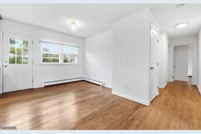 15 Monroe Pl #2, Montclair, NJ 07042 - Photo 8