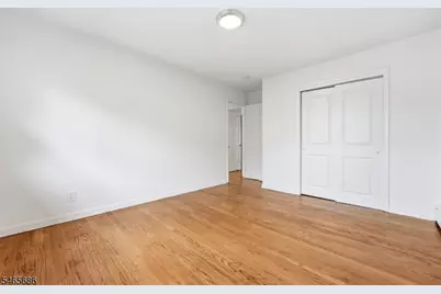 15 Monroe Pl #2, Montclair, NJ 07042 - Photo 12