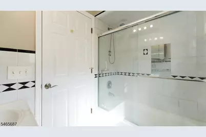 589 Cherry St, Elizabeth, NJ 07208 - Photo 26