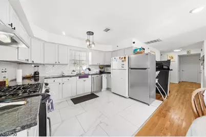 208 Oak St, Elizabeth, NJ 07201 - Photo 14
