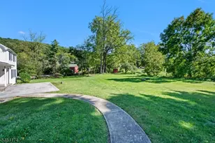 132 Valley Station Rd, Bethlehem Township, NJ 08802 - Photo 4