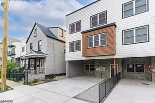 647 S 10th St, Newark, NJ 07108 - Photo 36