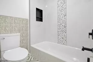 647 S 10th St, Newark, NJ 07108 - Photo 34