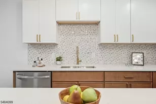 647 S 10th St, Newark, NJ 07108 - Photo 24