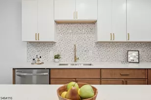 643 S 10th St, Newark, NJ 07108 - Photo 26