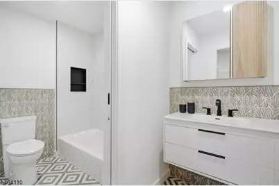 643 S 10th St, Newark, NJ 07108 - Photo 34
