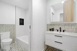 643 S 10th St, Newark, NJ 07108 - Photo 34