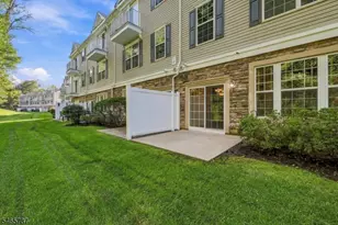 305 Waterview Ct, Hanover Township, NJ 07927 - Photo 2