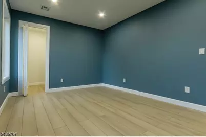 103 Vreeland Ave, Bloomingdale, NJ 07403 - Photo 16