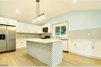 103 Vreeland Ave, Bloomingdale, NJ 07403 - Photo 2