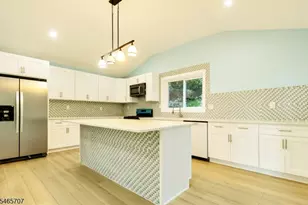 103 Vreeland Ave, Bloomingdale, NJ 07403 - Photo 2