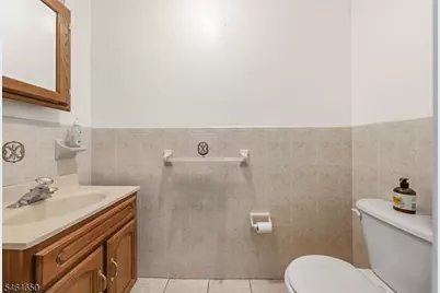 39 Wainwright St, Newark, NJ 07112 - Photo 8