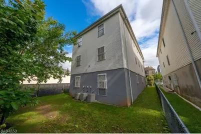39 Wainwright St, Newark, NJ 07112 - Photo 30