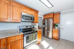 191 Horseneck Rd, Fairfield, NJ 07004 - Photo 12