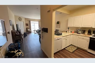 1301 Hamilton Dr #1303, Rockaway Township, NJ 07866 - Photo 8