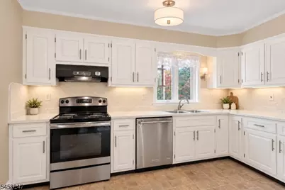 167 N Finley Ave, Bernards Township, NJ 07920 - Photo 4