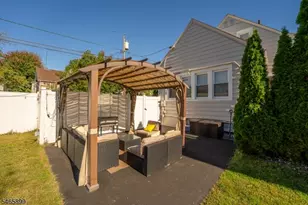 1975 Rutherford St, Rahway, NJ 07065 - Photo 30