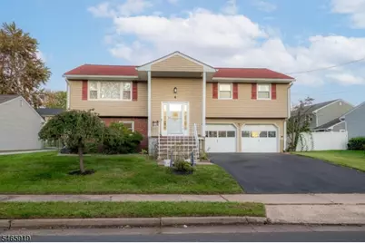 4 Charles Ct, Edison Twp., NJ 08820 - Photo 2