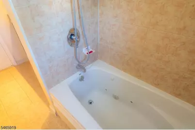4 Charles Ct, Edison Twp., NJ 08820 - Photo 14
