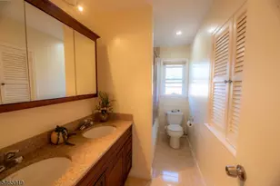 4 Charles Ct, Edison Twp., NJ 08820 - Photo 12