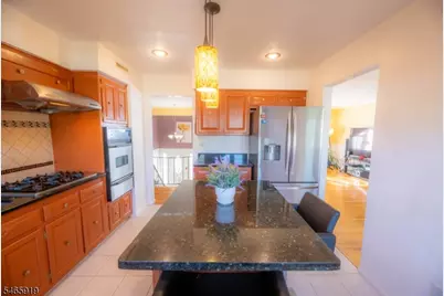 4 Charles Ct, Edison Twp., NJ 08820 - Photo 10
