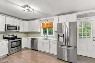 21 Woodland Trail, Vernon Twp., NJ 07419 - Photo 4