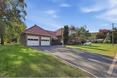 127 Warrenville Rd, Green Brook Township, NJ 08812 - Photo 2
